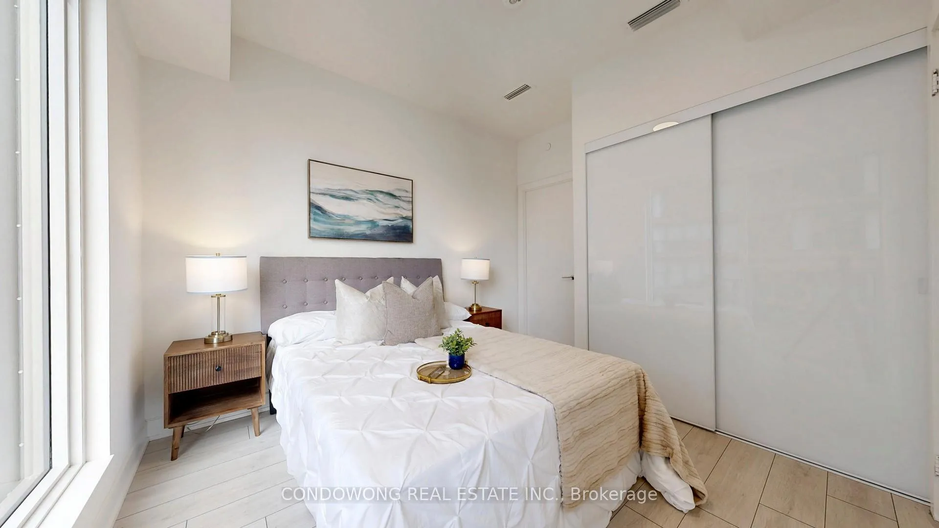 Photo 4 of Unit 1811, 35 Mercer Street, Toronto, Waterfront Communities — HOMEH