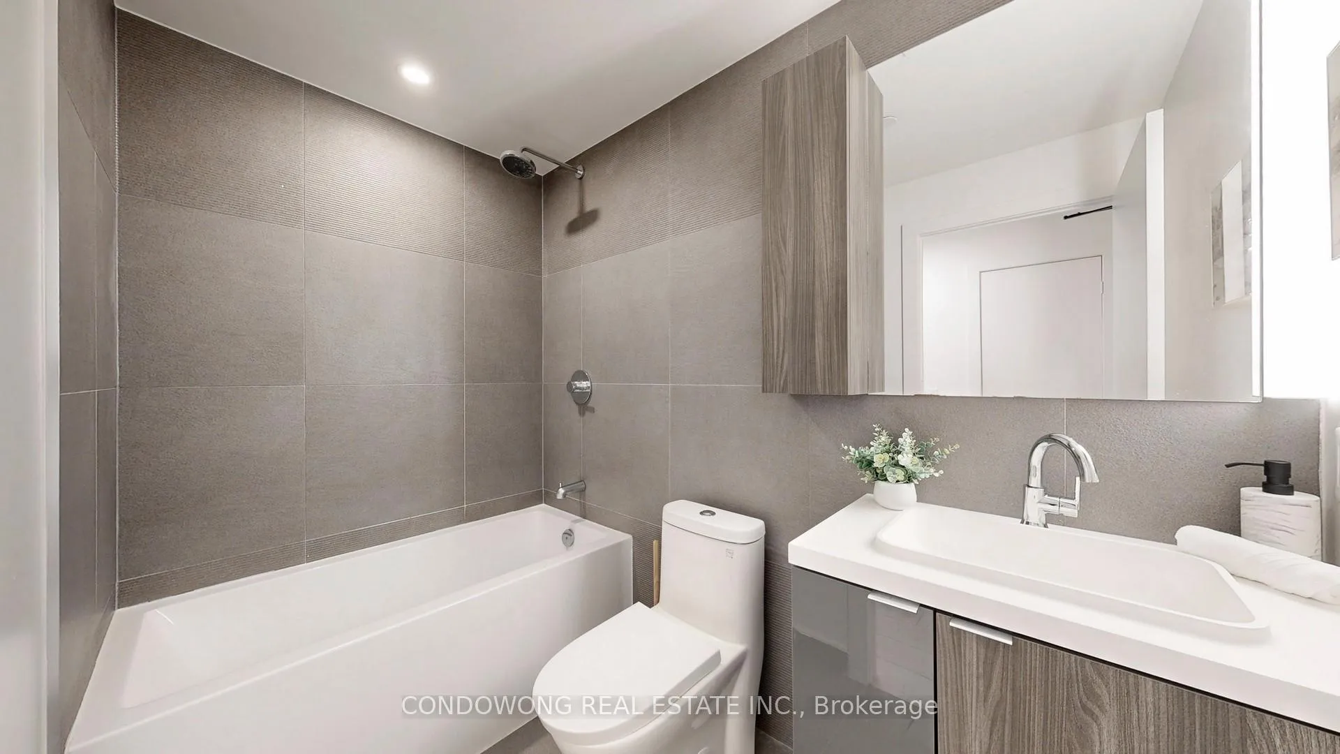Photo 7 of Unit 1811, 35 Mercer Street, Toronto, Waterfront Communities — HOMEH