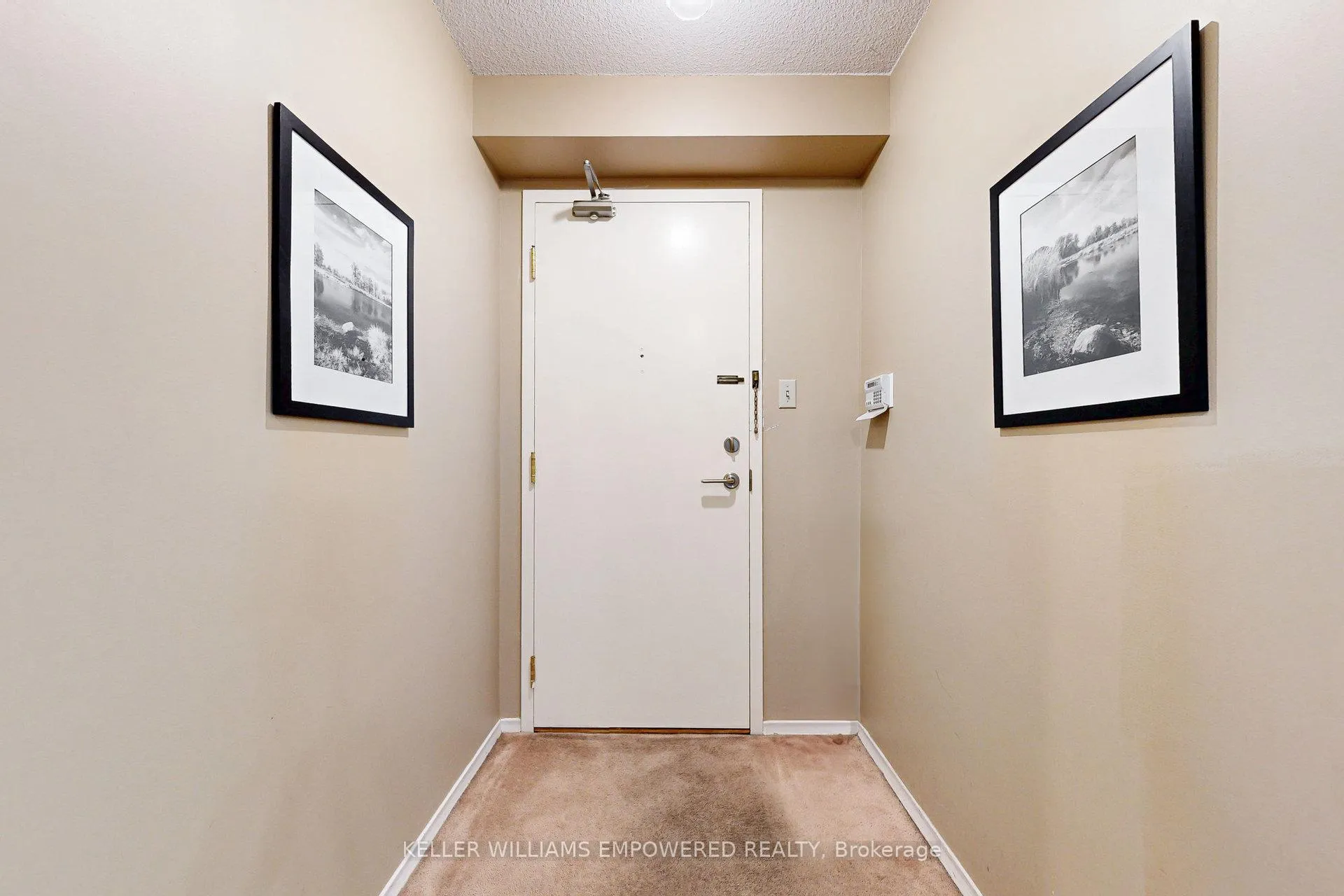 Photo 3 of Unit 401, 7460 Bathurst Street, Vaughan, Brownridge — HOMEH