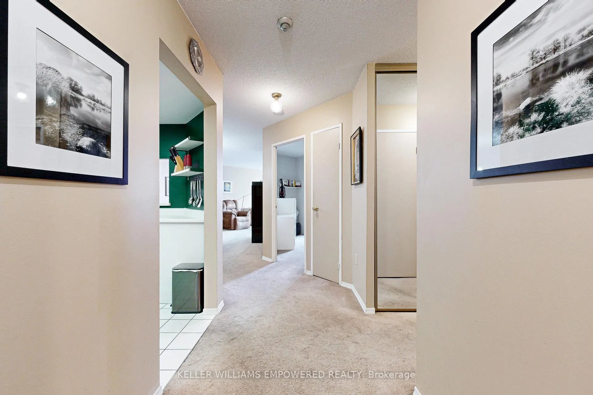 Photo 4 of Unit 401, 7460 Bathurst Street, Vaughan, Brownridge — HOMEH
