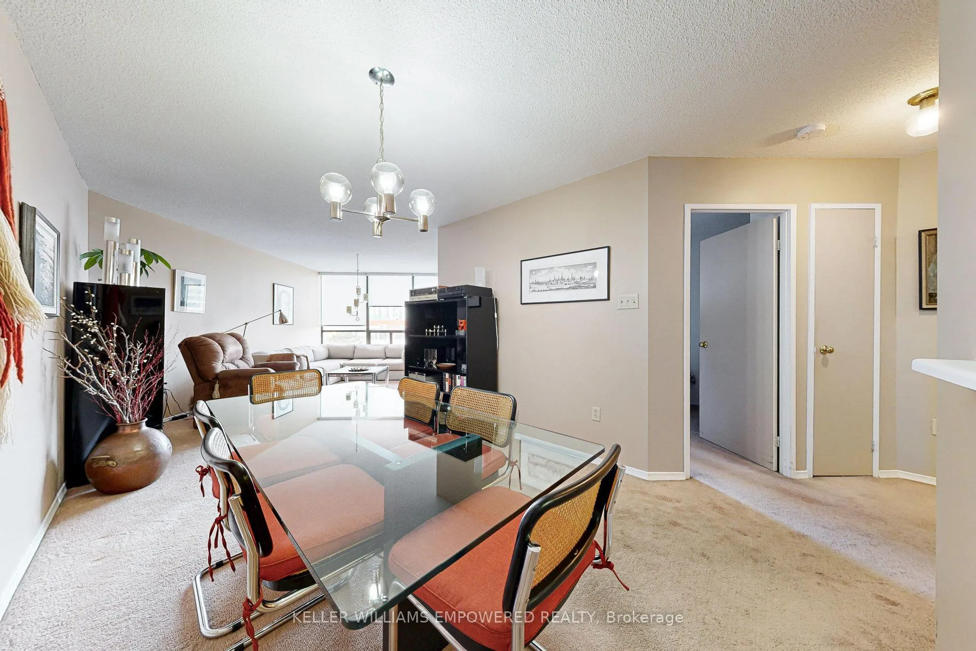 Photo 11 of Unit 401, 7460 Bathurst Street, Vaughan, Brownridge — HOMEH