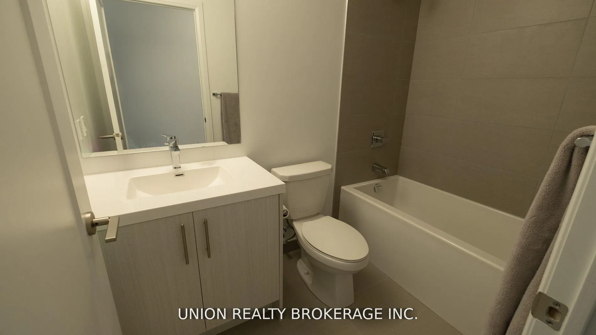 Photo 12 of Unit 606, 286 Main Street, Toronto, East End-Danforth — HOMEH