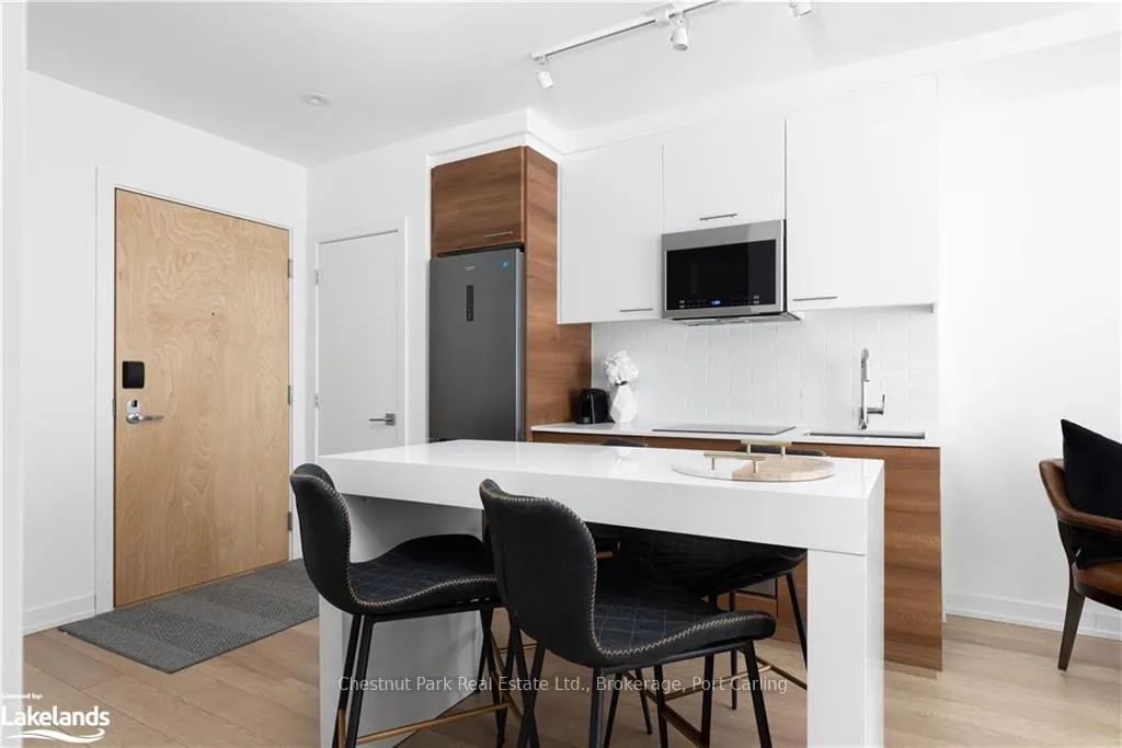 Photo 3 of Unit 206, 120 Carrick Trail, Gravenhurst, Muskoka (S) — HOMEH