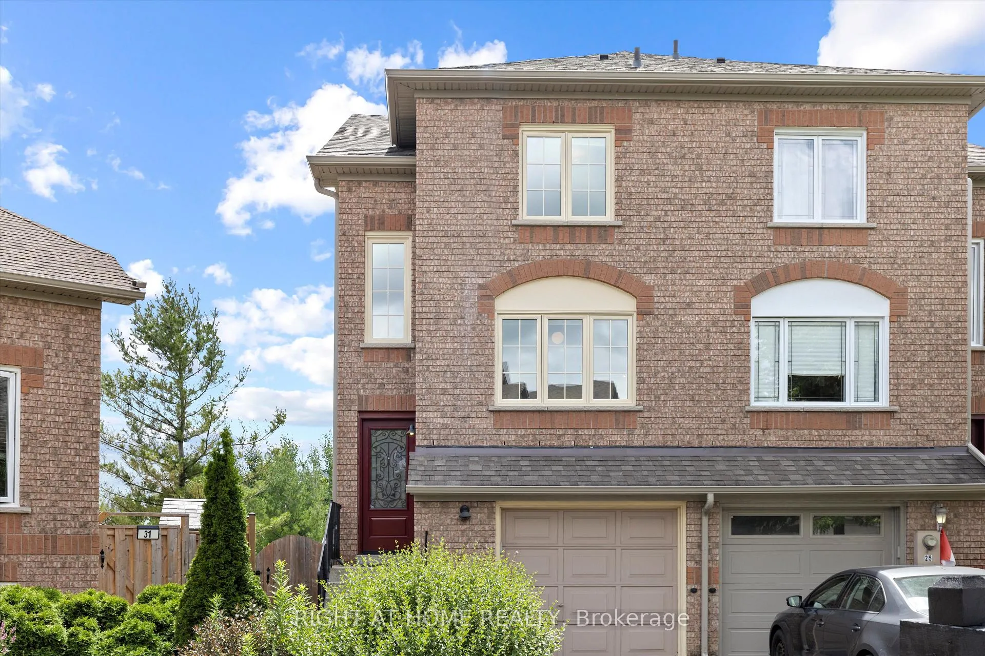 Front of 27 Larissa Court