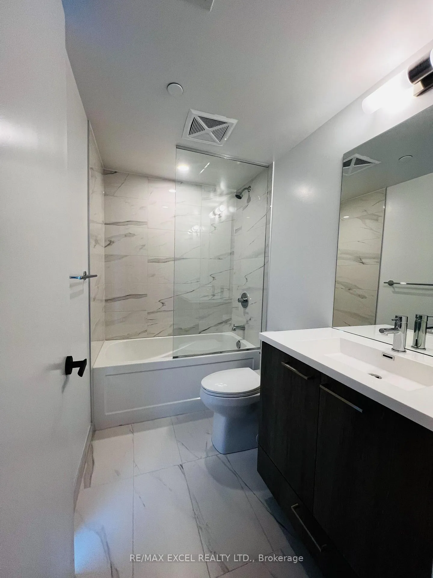 Photo 5 of Unit #1006, 195 COMMERCE st. MSBR, Vaughan, Concord — HOMEH