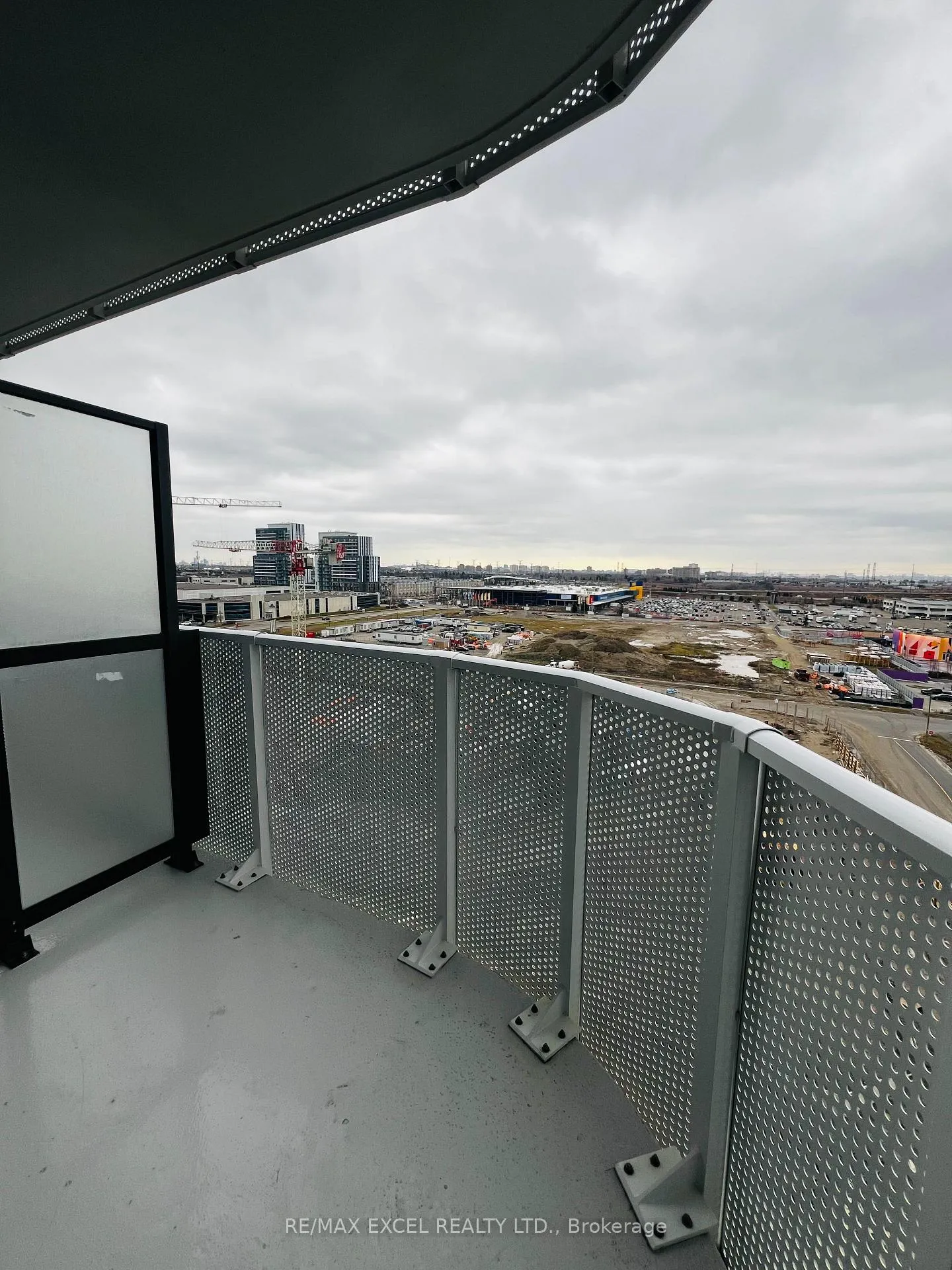 Photo 7 of Unit #1006, 195 COMMERCE st. MSBR, Vaughan, Concord — HOMEH