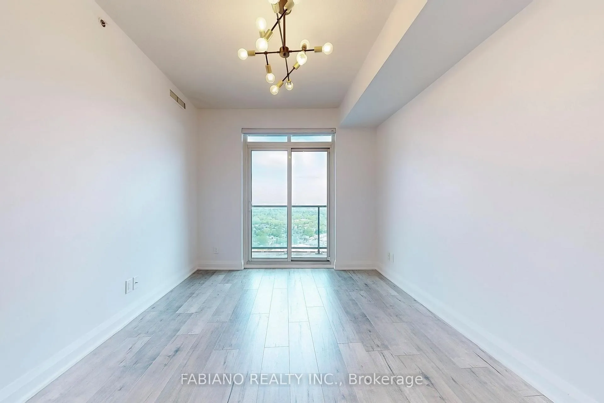 Photo 8 of Unit 2303, 7171 Yonge Street, Markham, Thornhill — HOMEH
