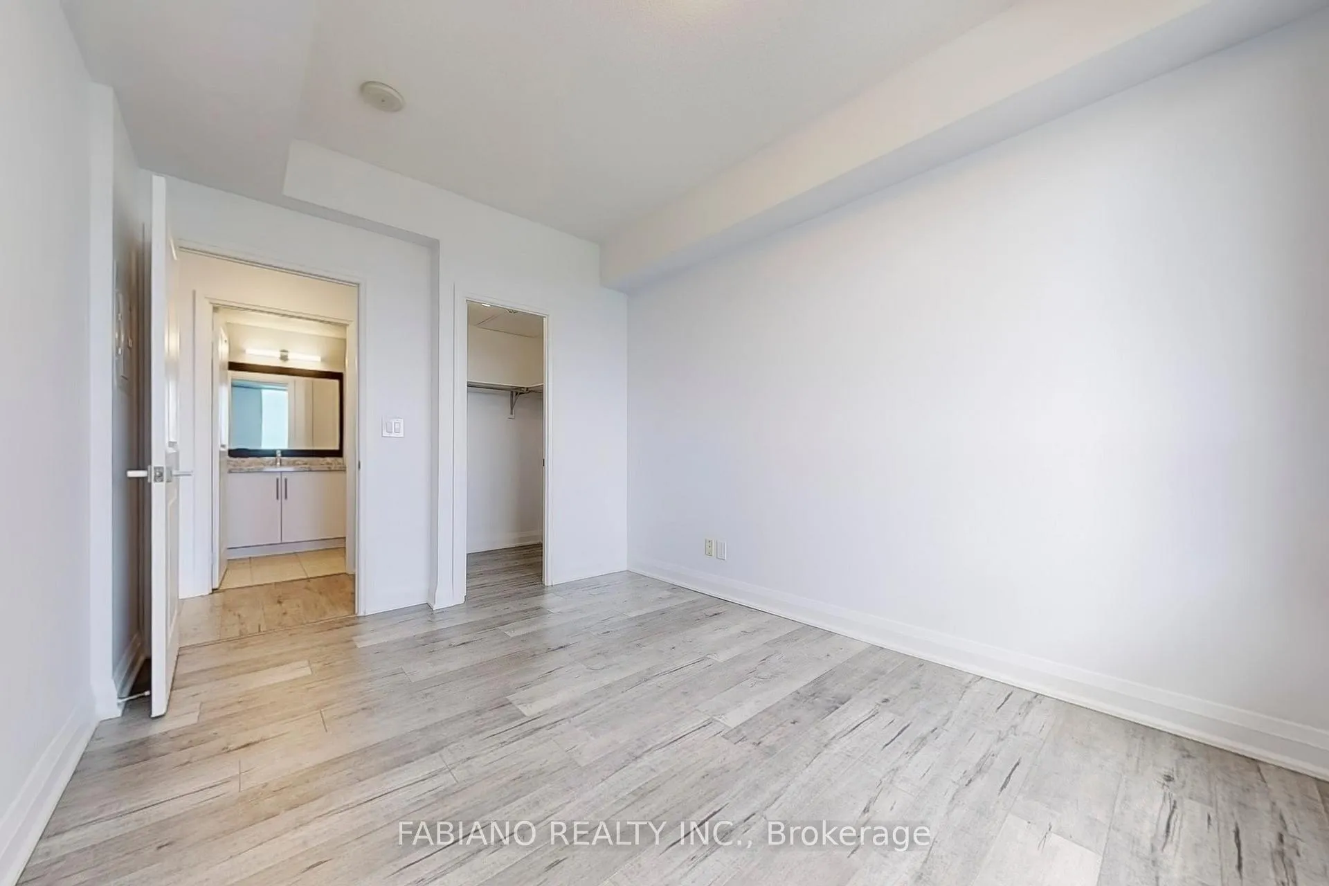 Photo 18 of Unit 2303, 7171 Yonge Street, Markham, Thornhill — HOMEH