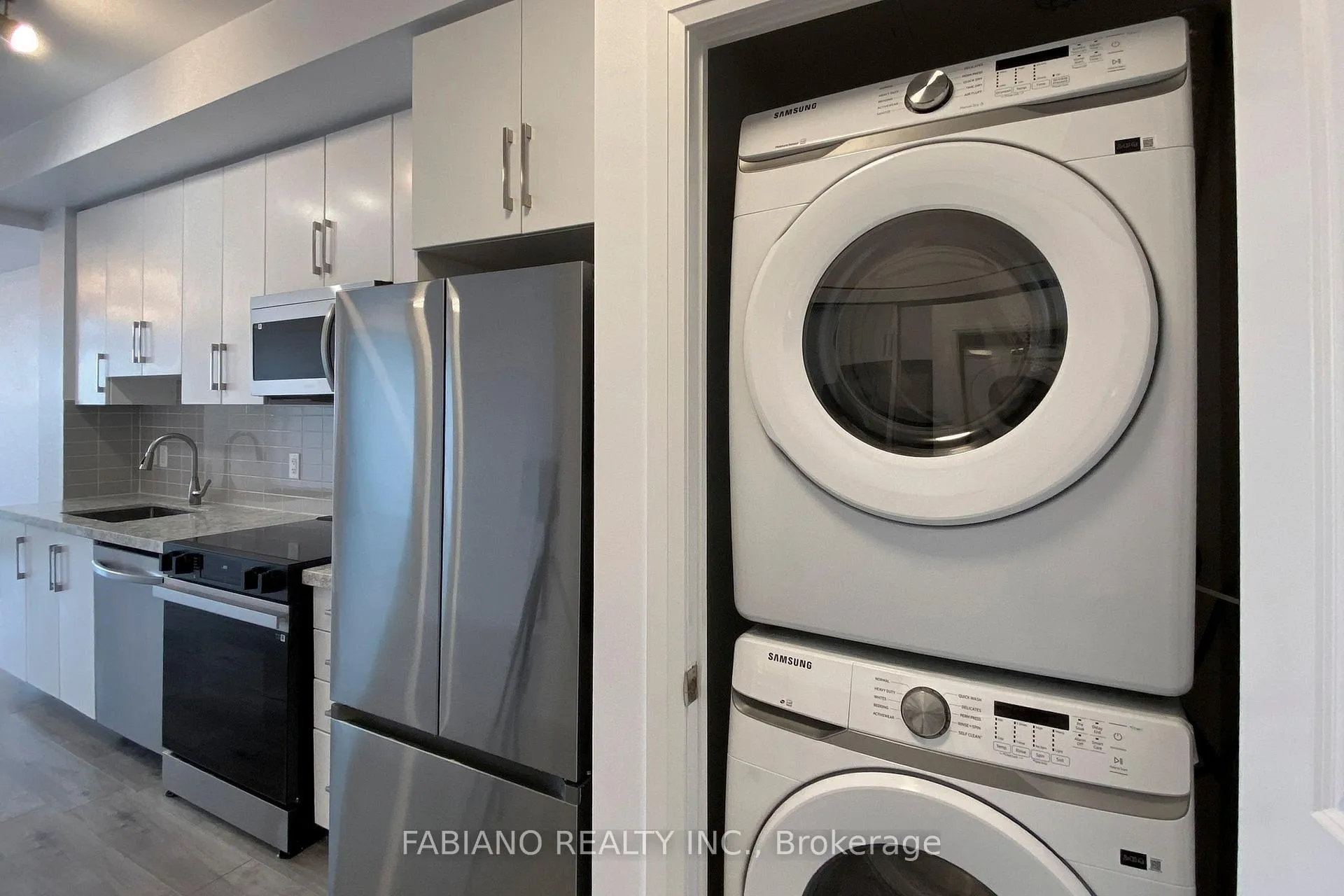 Photo 23 of Unit 2303, 7171 Yonge Street, Markham, Thornhill — HOMEH