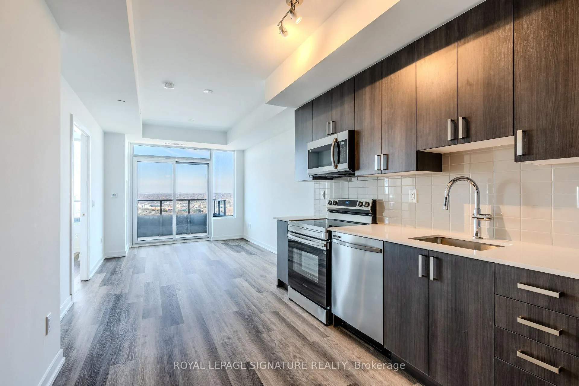Photo 7 of Unit 2812, 1435 Celebration Drive, Pickering, Bay Ridges — HOMEH