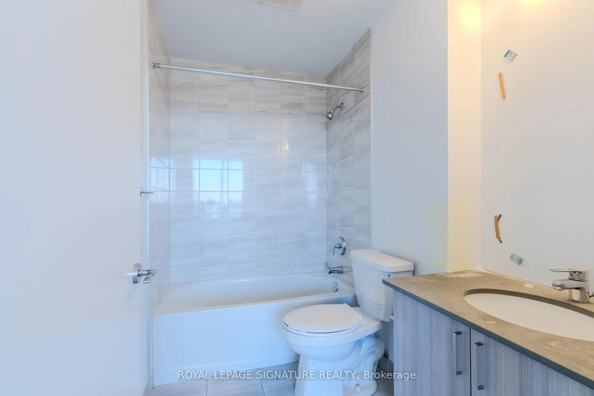 Photo 19 of Unit 2812, 1435 Celebration Drive, Pickering, Bay Ridges — HOMEH