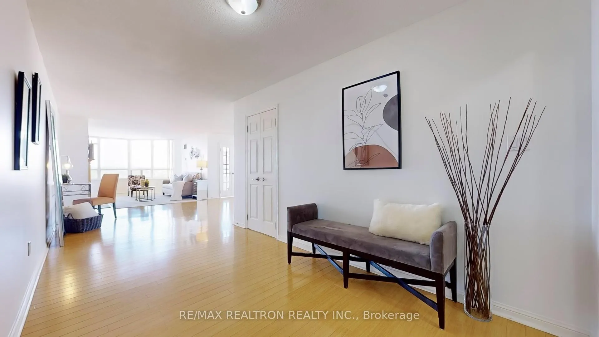 Photo 8 of Unit 1015, 610 Bullock Drive, Markham, Markville — HOMEH