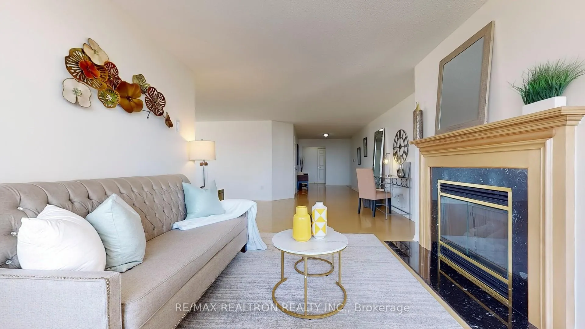 Photo 10 of Unit 1015, 610 Bullock Drive, Markham, Markville — HOMEH