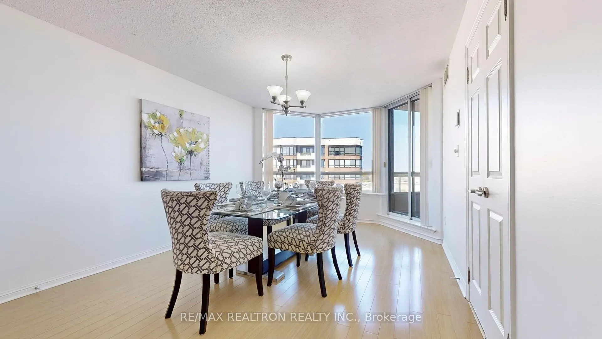 Photo 12 of Unit 1015, 610 Bullock Drive, Markham, Markville — HOMEH