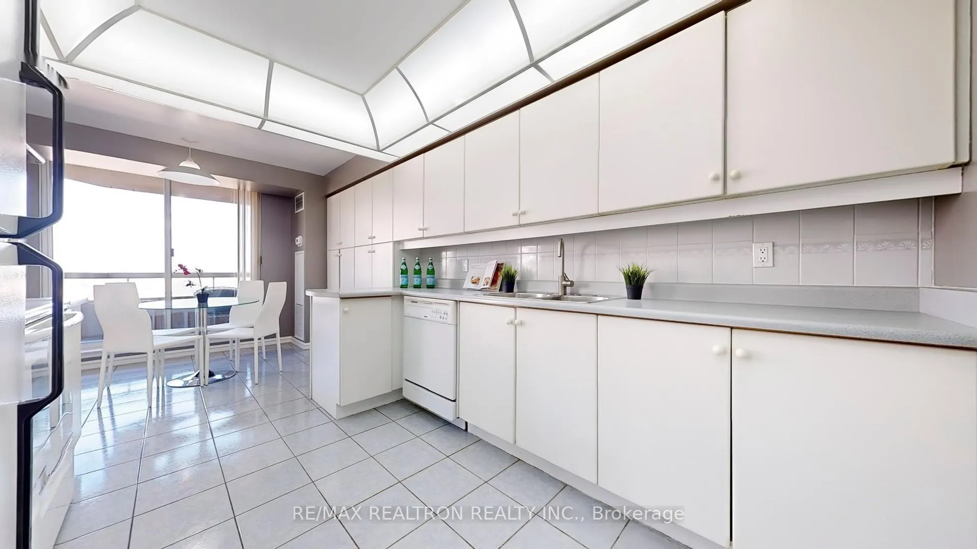 Photo 15 of Unit 1015, 610 Bullock Drive, Markham, Markville — HOMEH