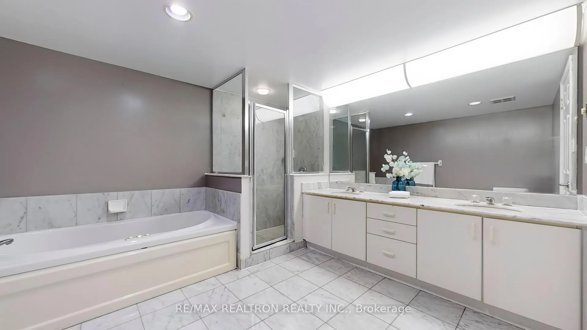 Photo 19 of Unit 1015, 610 Bullock Drive, Markham, Markville — HOMEH