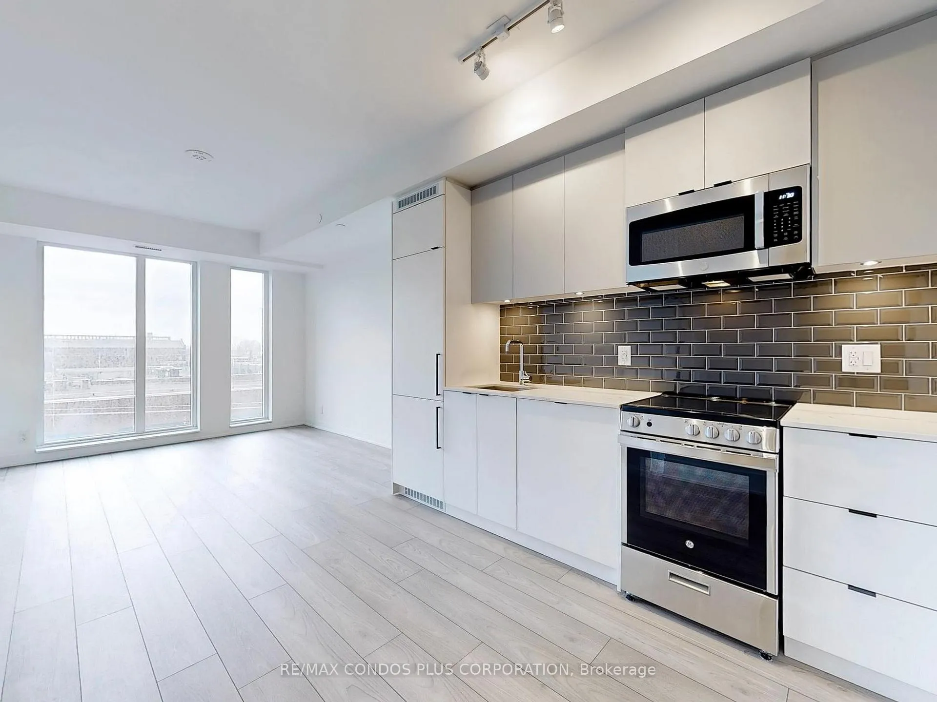 Photo 2 of Unit 319, 285 Dufferin Street, Toronto, South Parkdale — HOMEH