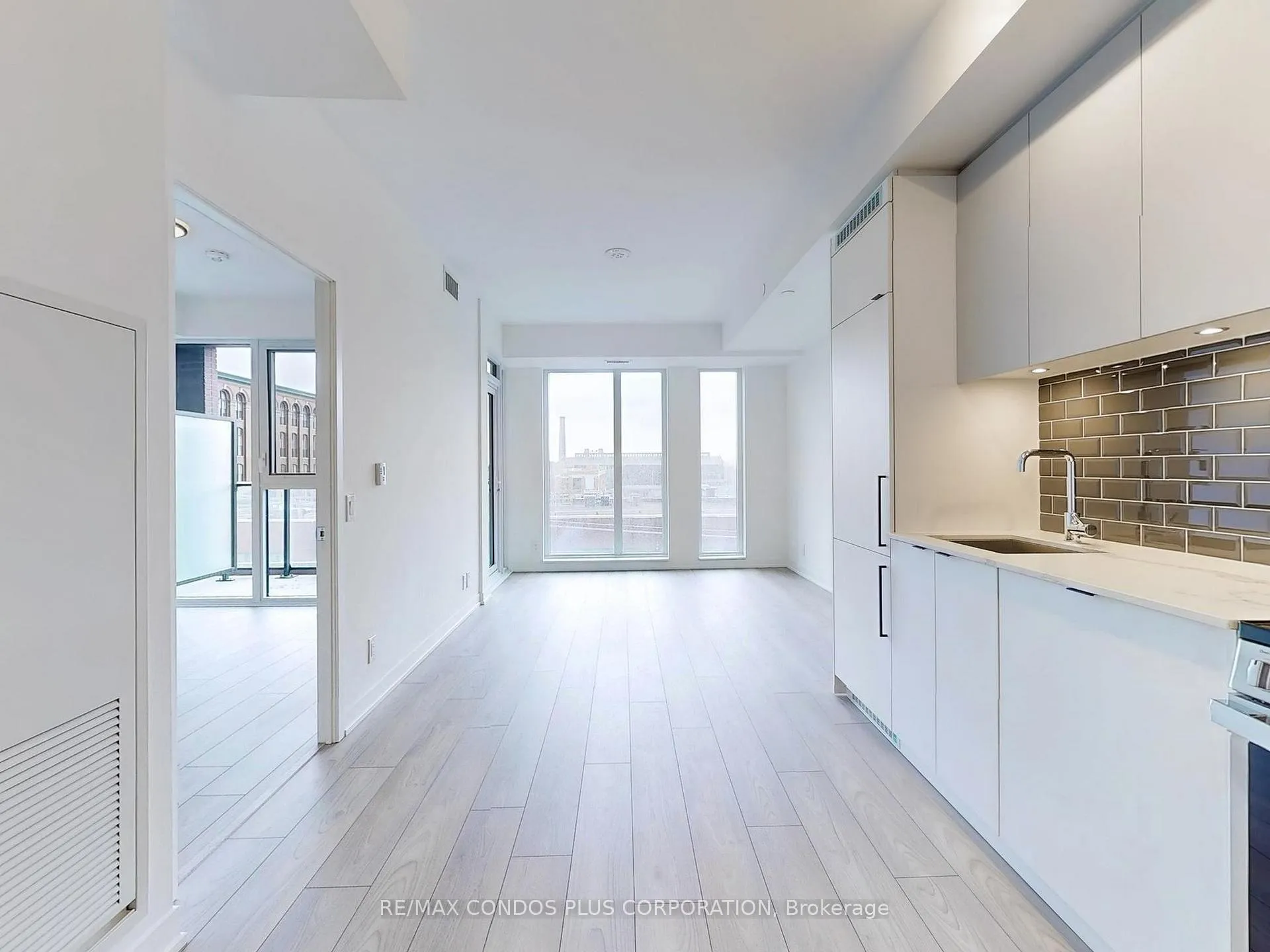 Photo 3 of Unit 319, 285 Dufferin Street, Toronto, South Parkdale — HOMEH