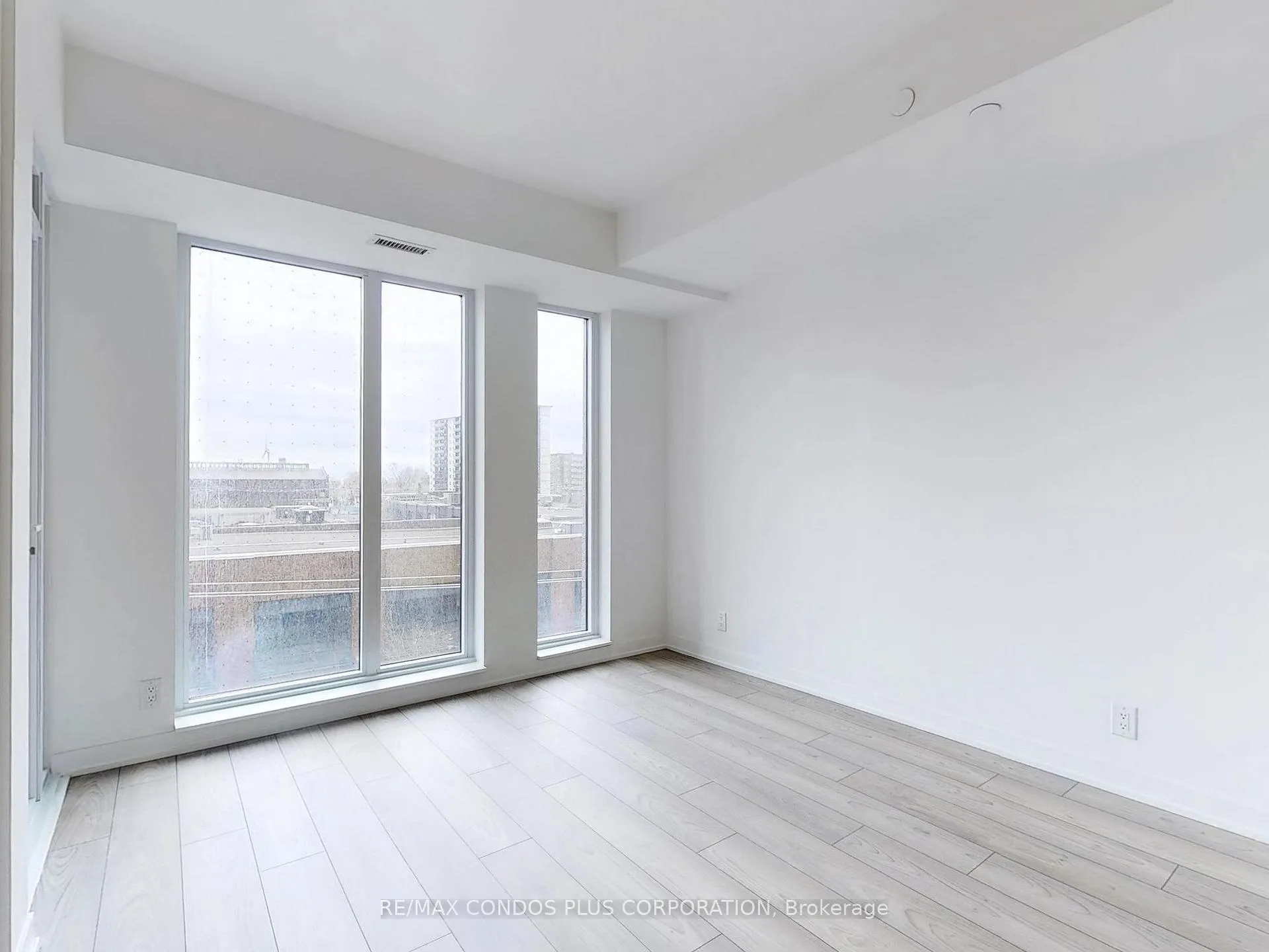 Photo 5 of Unit 319, 285 Dufferin Street, Toronto, South Parkdale — HOMEH