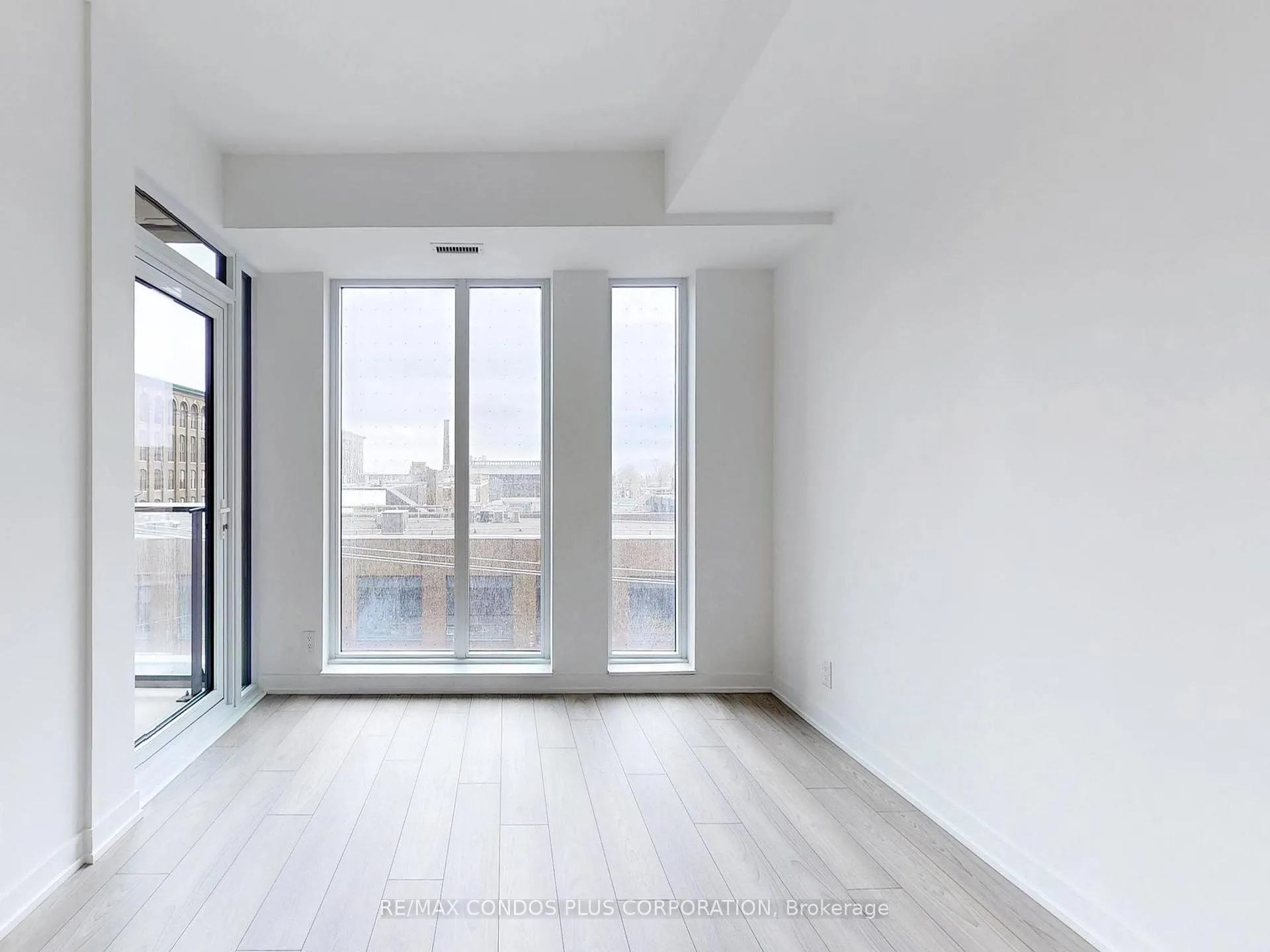 Photo 6 of Unit 319, 285 Dufferin Street, Toronto, South Parkdale — HOMEH