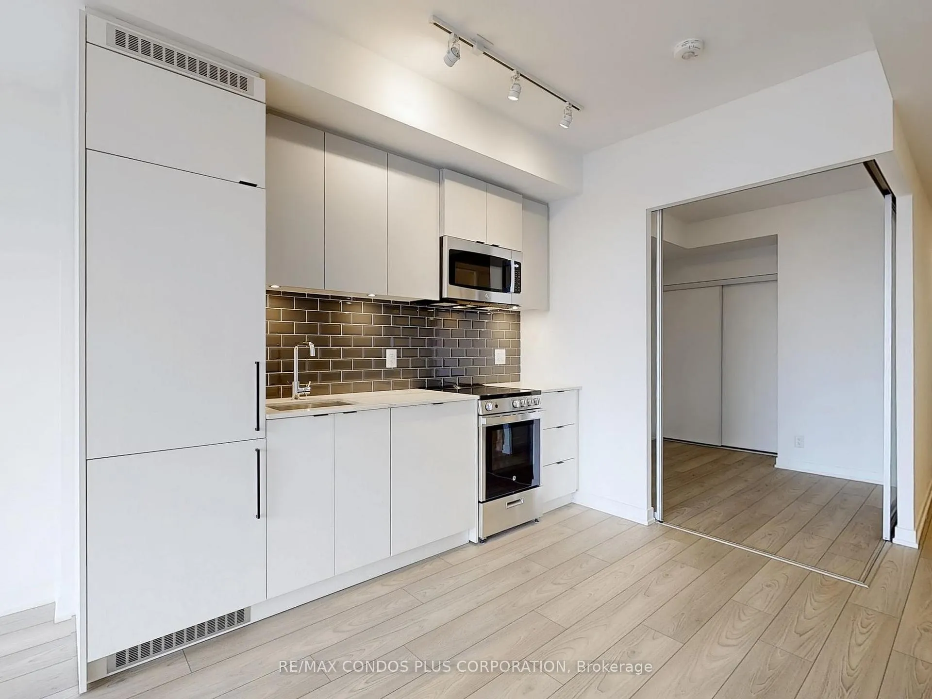 Photo 11 of Unit 319, 285 Dufferin Street, Toronto, South Parkdale — HOMEH