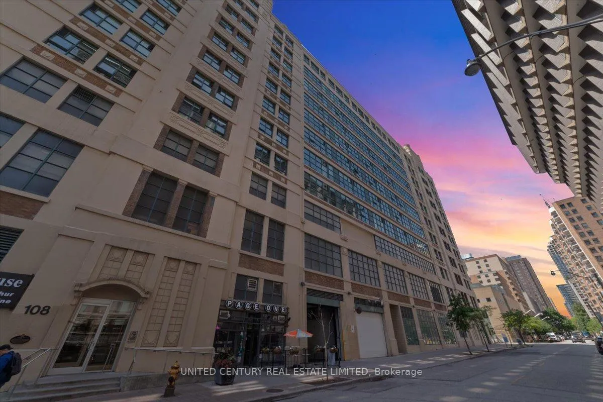 Front of Unit 921, 155 Dalhousie Street