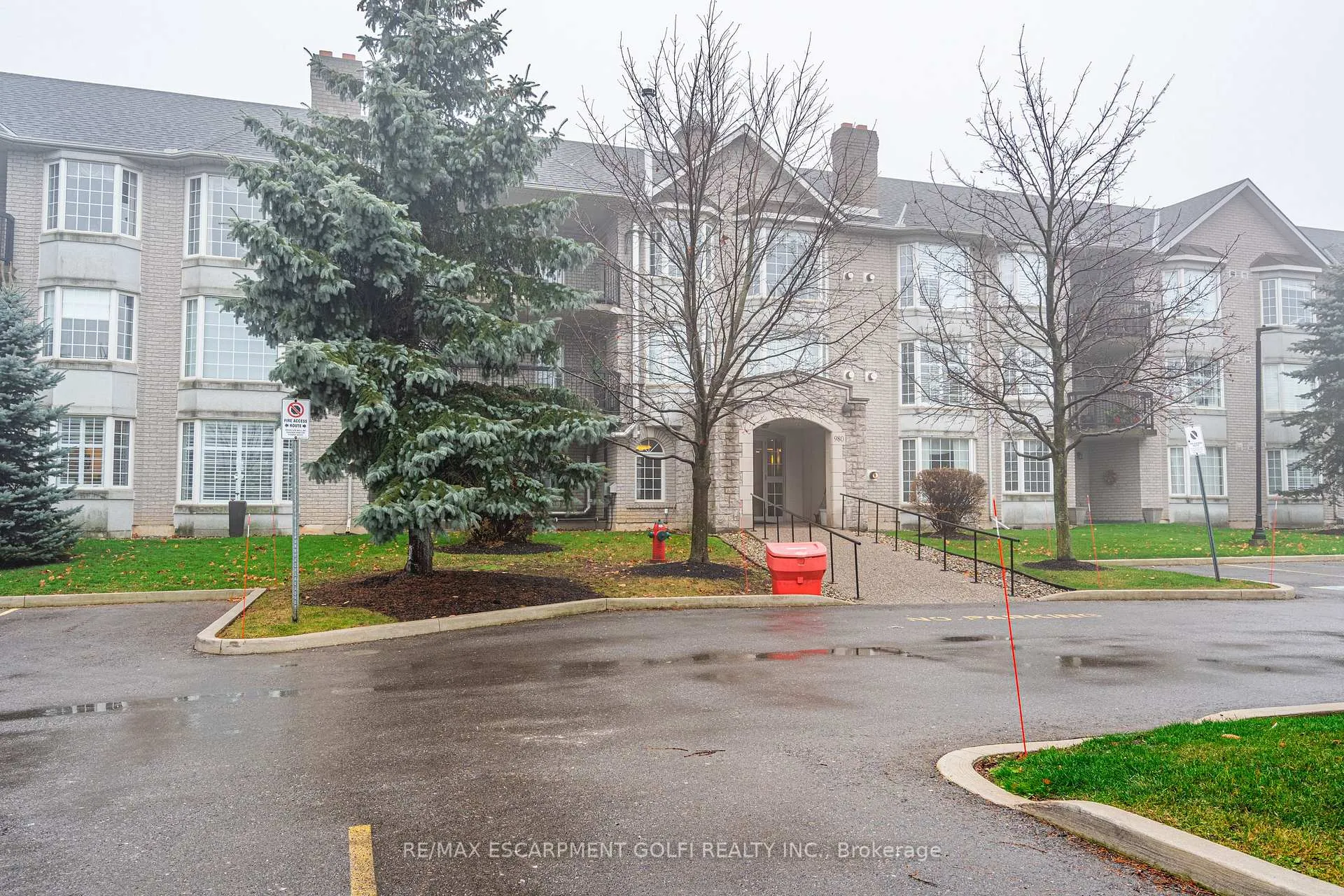 Photo 1 of Unit 107, 980 Golf Links Road, Hamilton, Ancaster — HOMEH