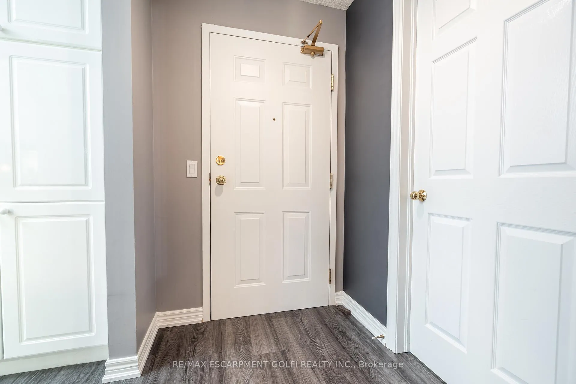 Photo 7 of Unit 107, 980 Golf Links Road, Hamilton, Ancaster — HOMEH