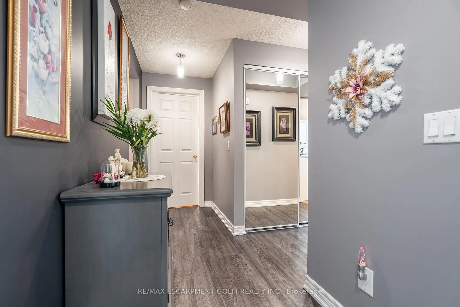 Photo 8 of Unit 107, 980 Golf Links Road, Hamilton, Ancaster — HOMEH