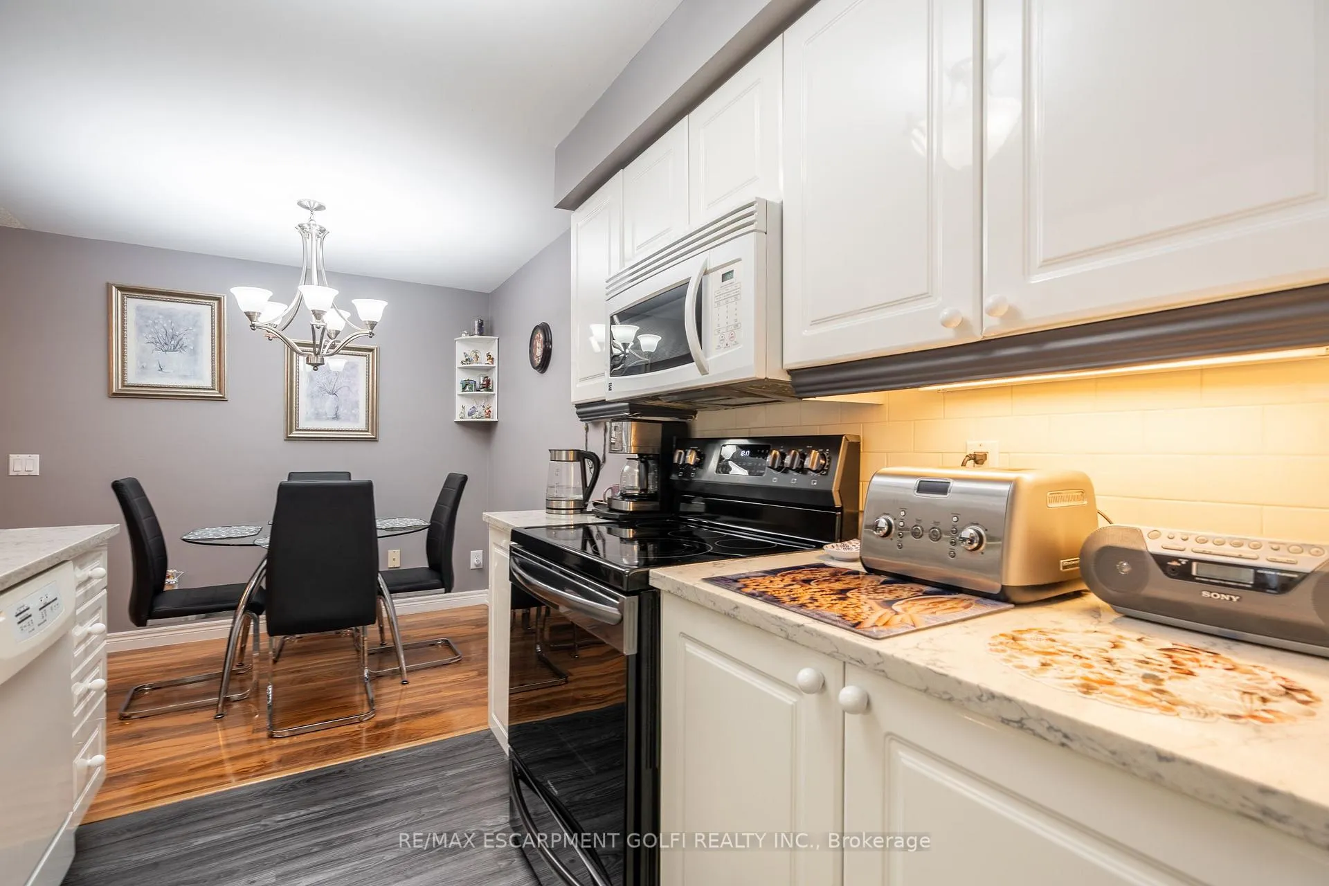Photo 11 of Unit 107, 980 Golf Links Road, Hamilton, Ancaster — HOMEH