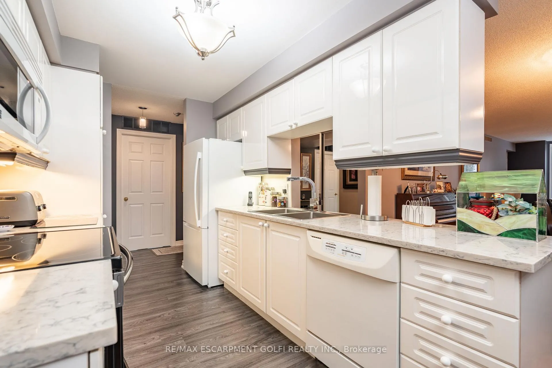 Photo 13 of Unit 107, 980 Golf Links Road, Hamilton, Ancaster — HOMEH