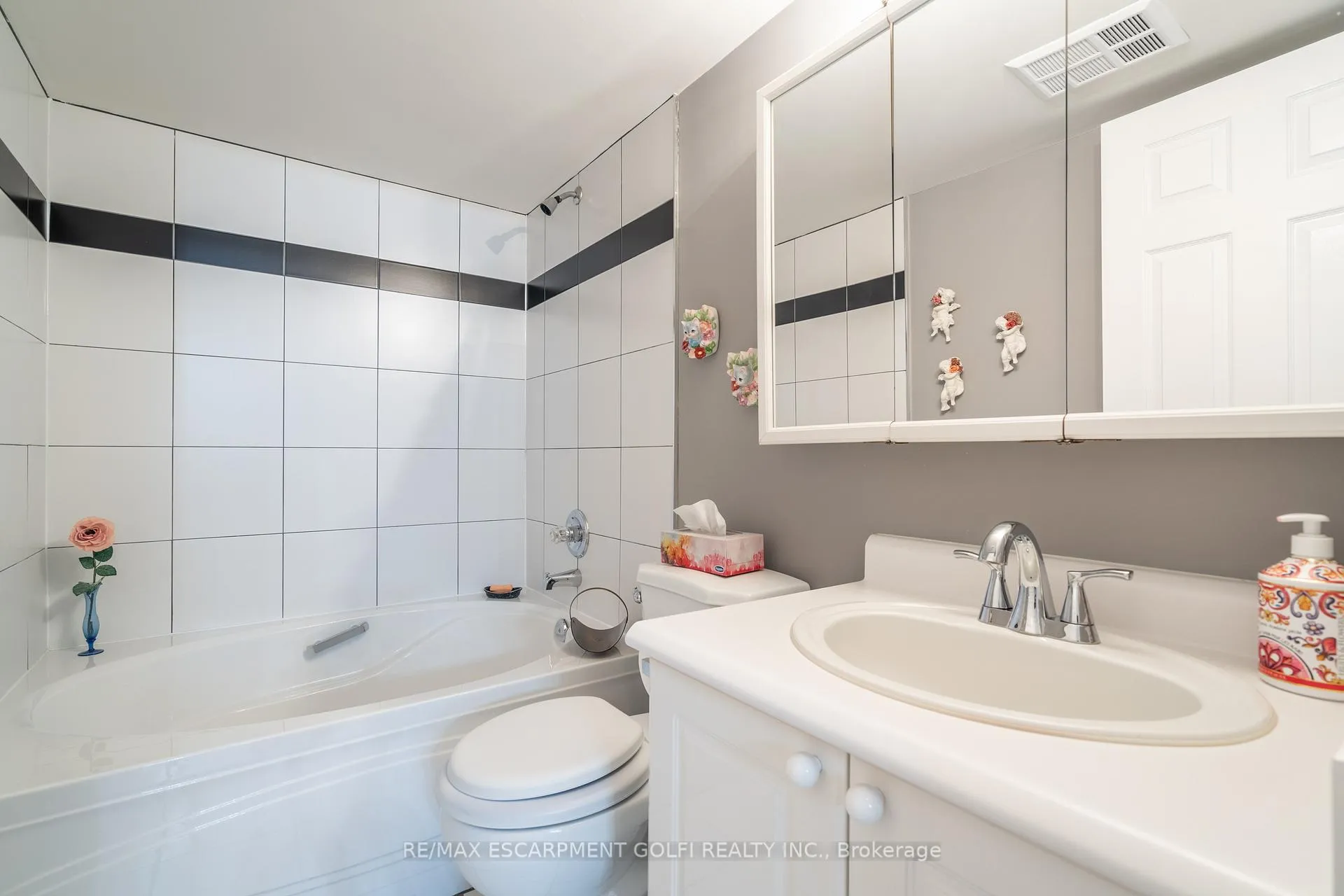 Photo 30 of Unit 107, 980 Golf Links Road, Hamilton, Ancaster — HOMEH