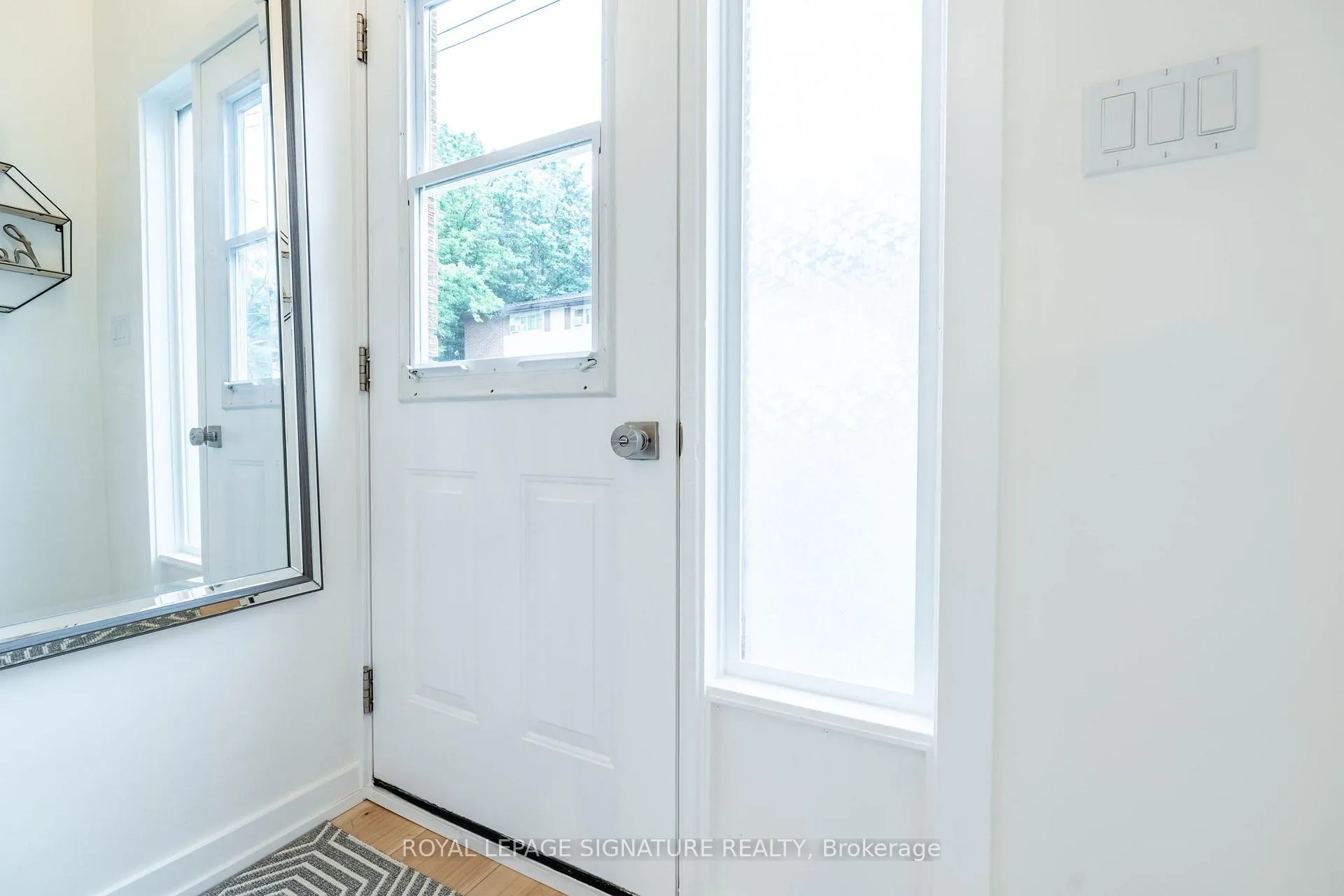 Photo 3 of 54 Woodman Drive N, Hamilton, Kentley — HOMEH