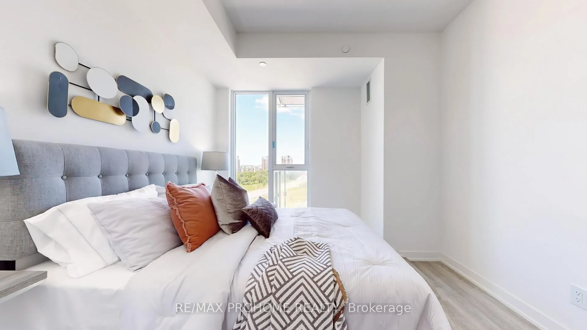 Photo 15 of Unit 909, 292 Verdale Crossing, Markham, Unionville — HOMEH