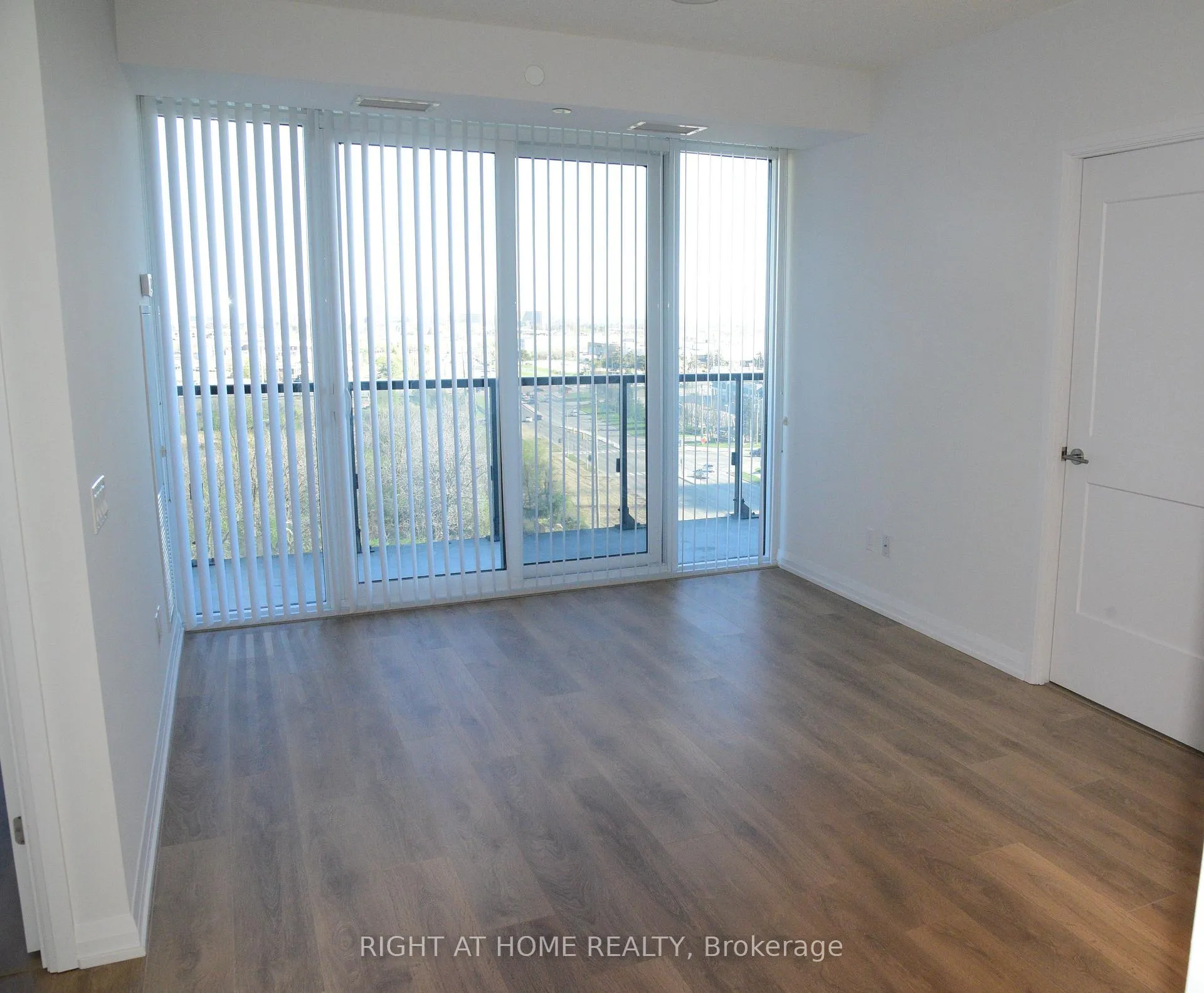 Photo 5 of Unit 805, 7895 Jane Street, Vaughan, Concord — HOMEH