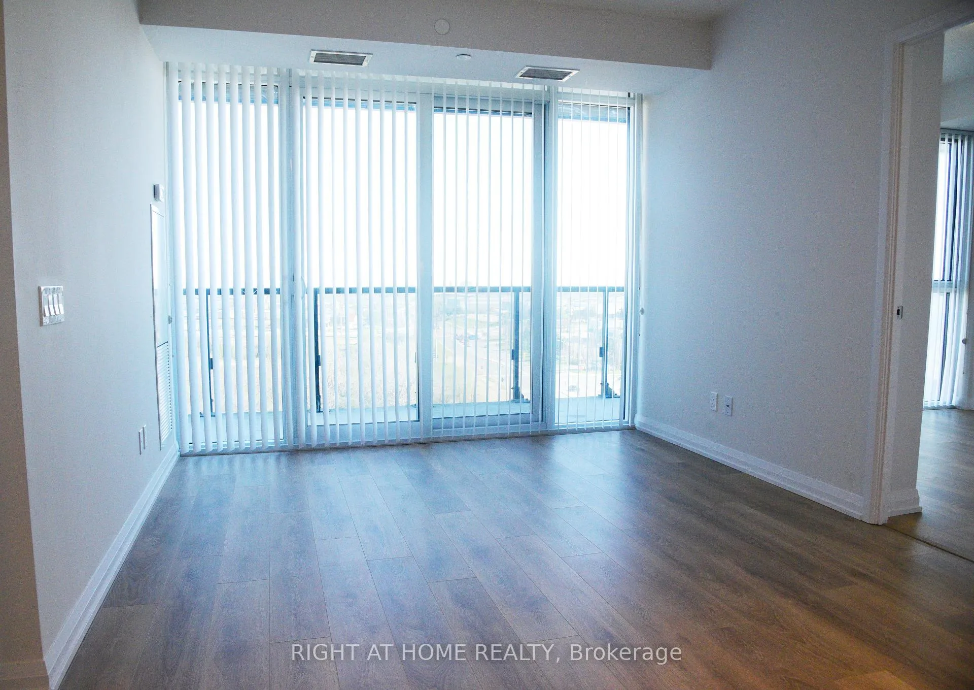 Photo 6 of Unit 805, 7895 Jane Street, Vaughan, Concord — HOMEH