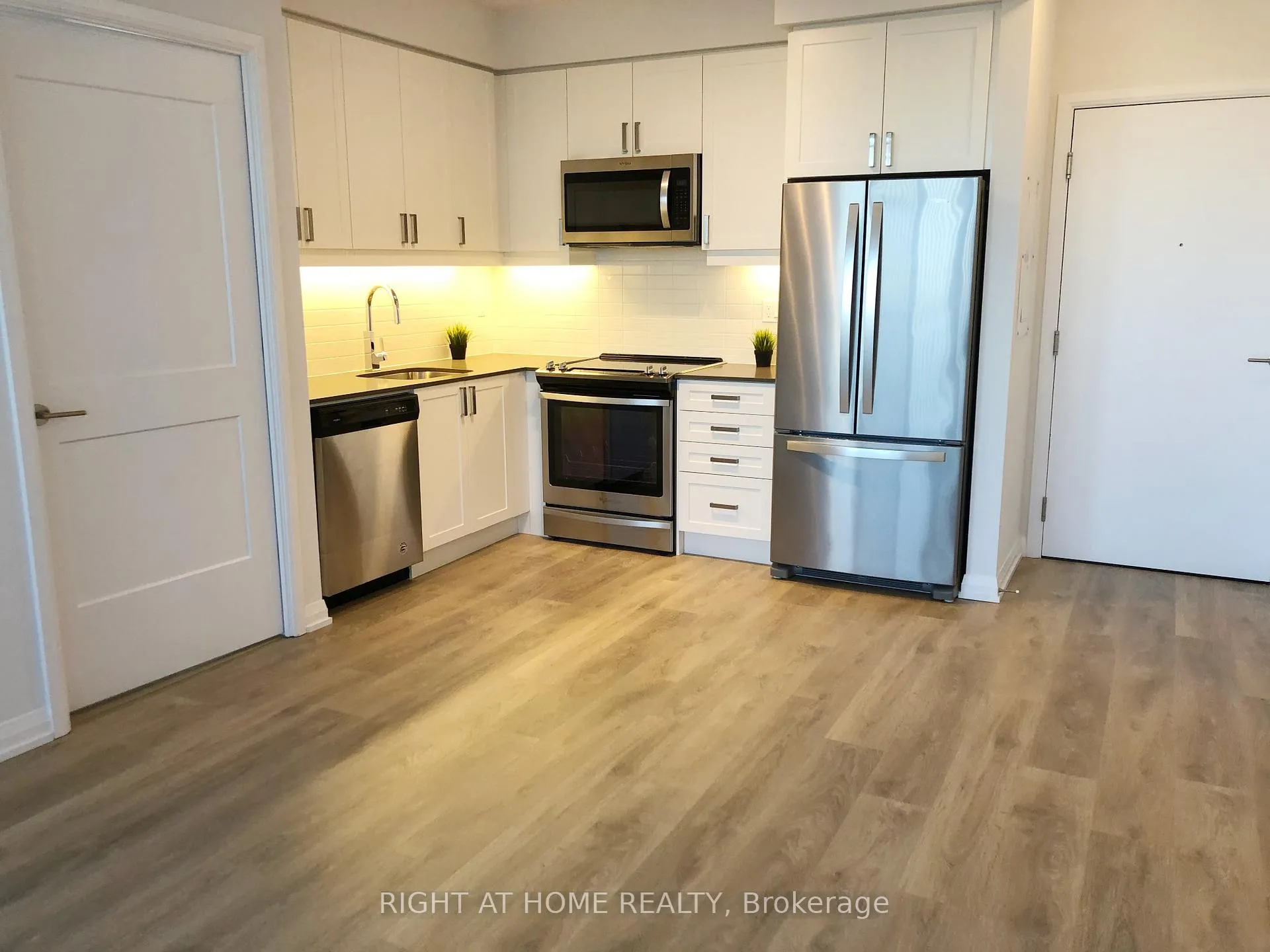 Photo 17 of Unit 805, 7895 Jane Street, Vaughan, Concord — HOMEH