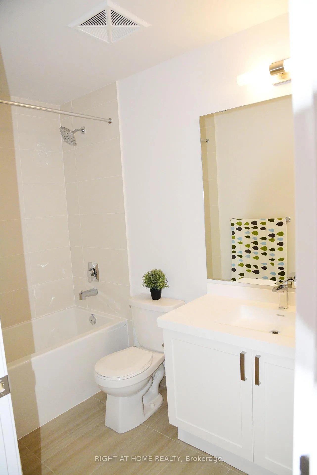 Photo 29 of Unit 805, 7895 Jane Street, Vaughan, Concord — HOMEH