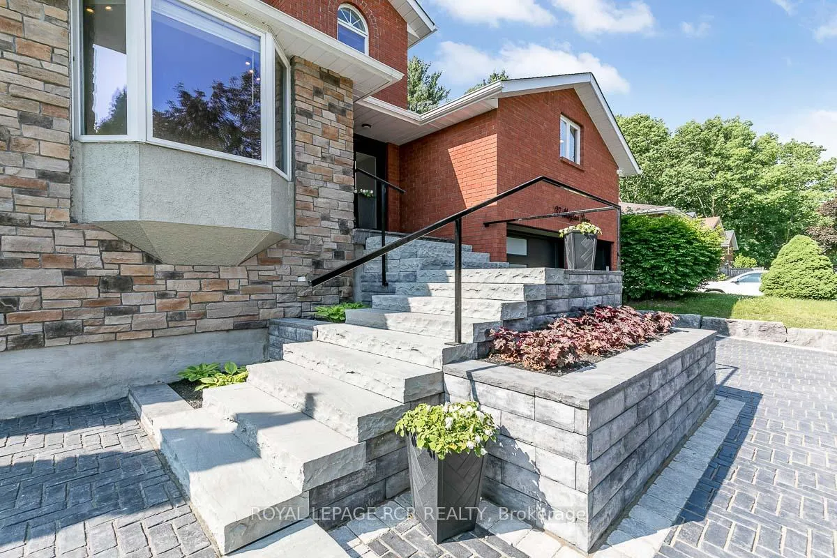 Photo 4 of 37 Mayfair Drive, Barrie, Ardagh — HOMEH