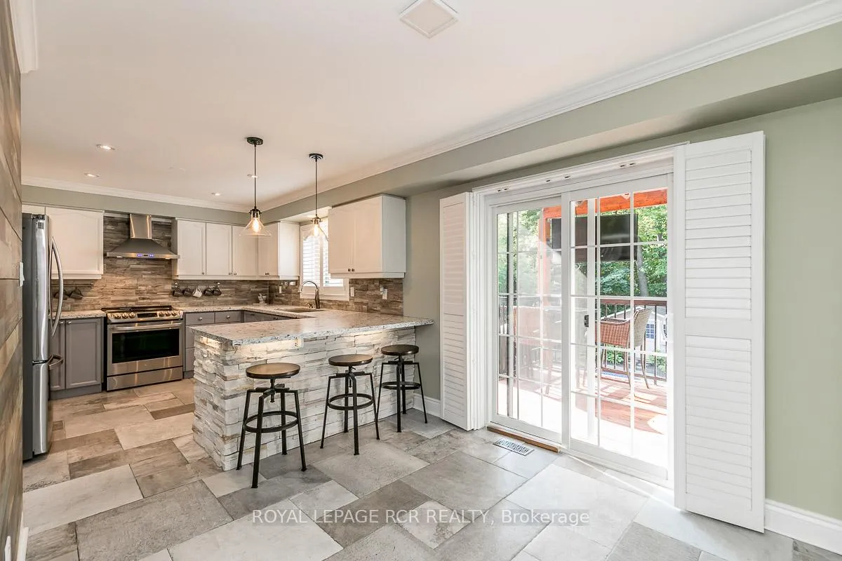 Photo 8 of 37 Mayfair Drive, Barrie, Ardagh — HOMEH
