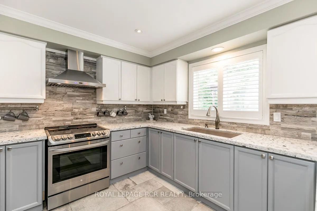 Photo 11 of 37 Mayfair Drive, Barrie, Ardagh — HOMEH