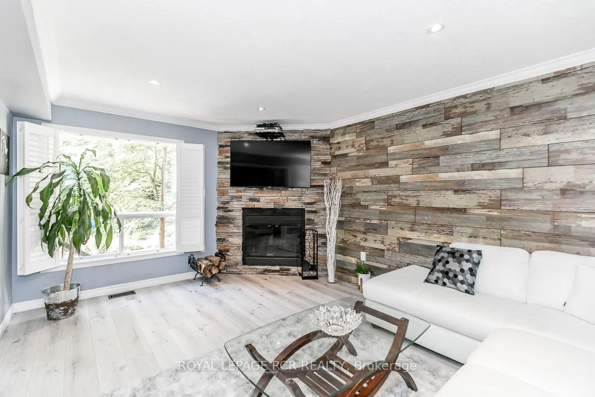 Photo 12 of 37 Mayfair Drive, Barrie, Ardagh — HOMEH