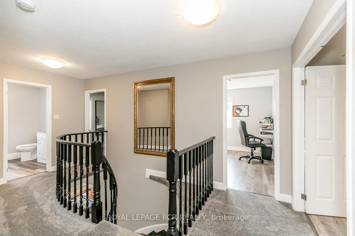 Photo 17 of 37 Mayfair Drive, Barrie, Ardagh — HOMEH