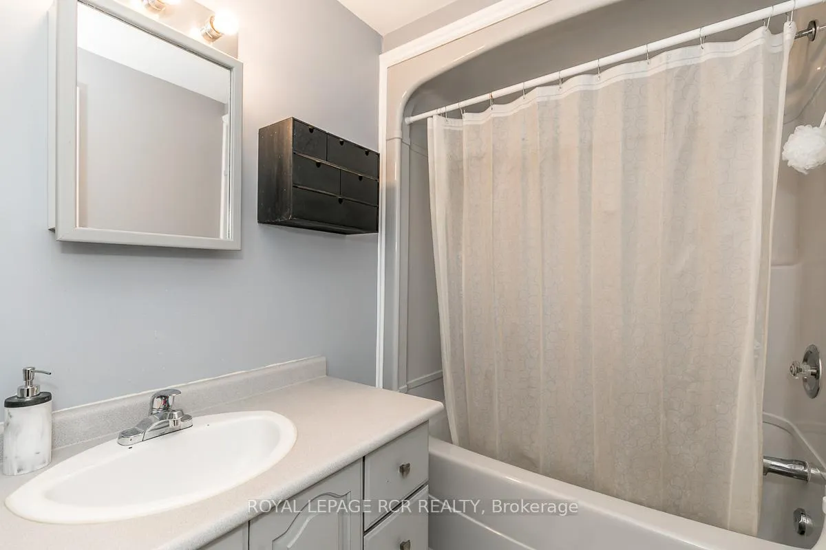 Photo 27 of 37 Mayfair Drive, Barrie, Ardagh — HOMEH