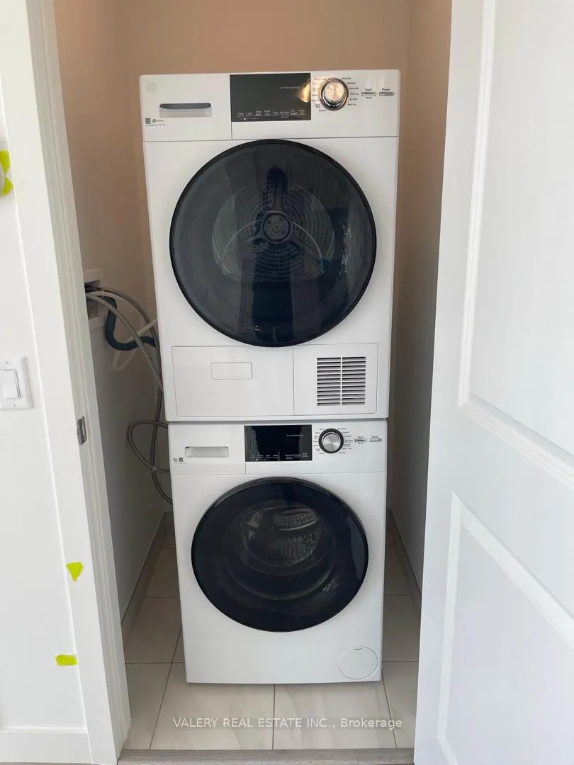 Photo 12 of Unit 1115, 461 Green Road, Hamilton, Lakeshore — HOMEH