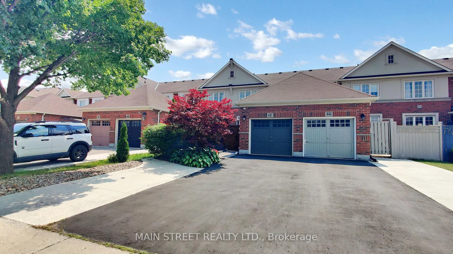 Photo 1 of 42 Bellchase Trail, Brampton, Bram East — HOMEH