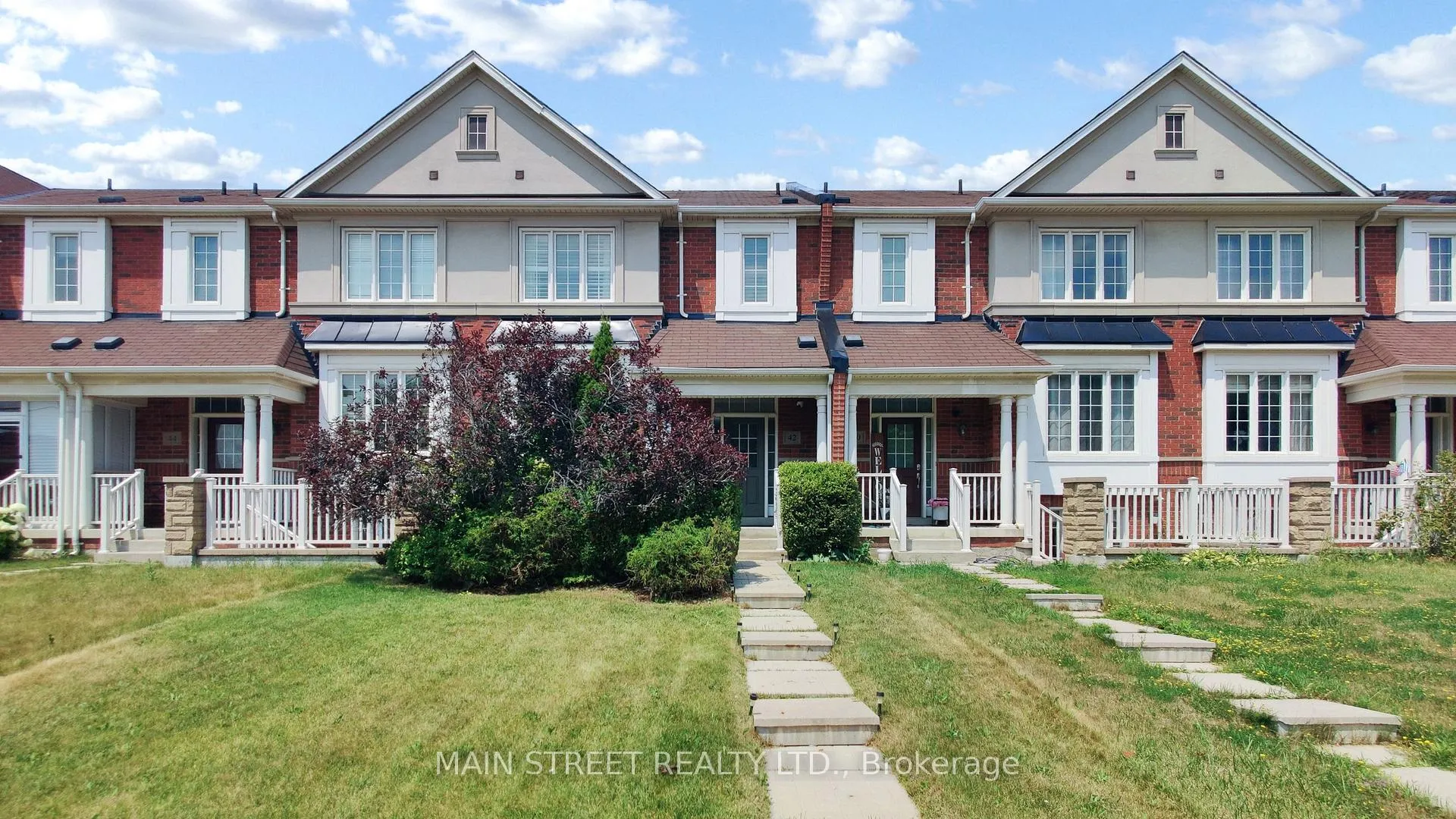 Photo 3 of 42 Bellchase Trail, Brampton, Bram East — HOMEH