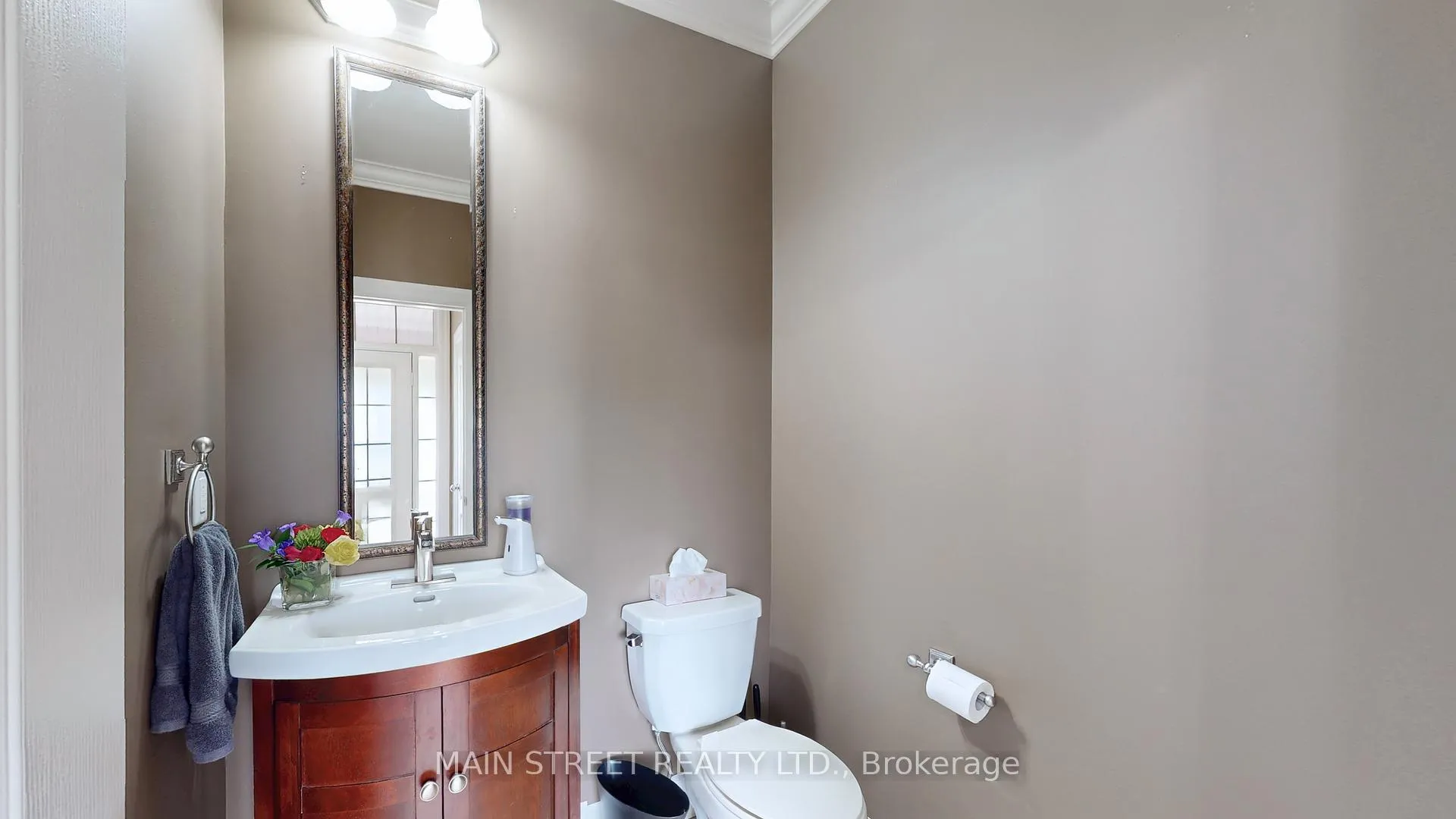 Photo 13 of 42 Bellchase Trail, Brampton, Bram East — HOMEH