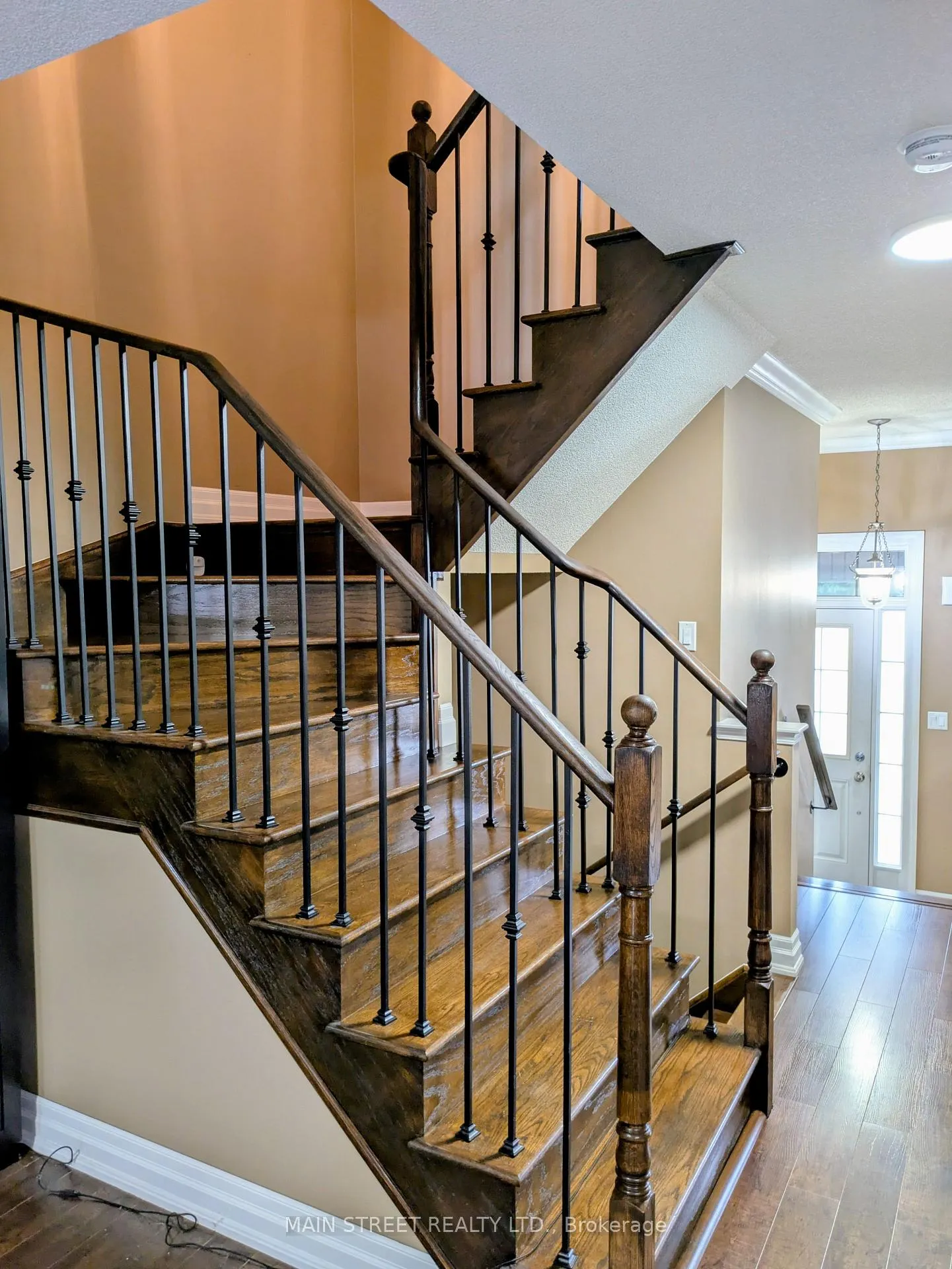 Photo 14 of 42 Bellchase Trail, Brampton, Bram East — HOMEH