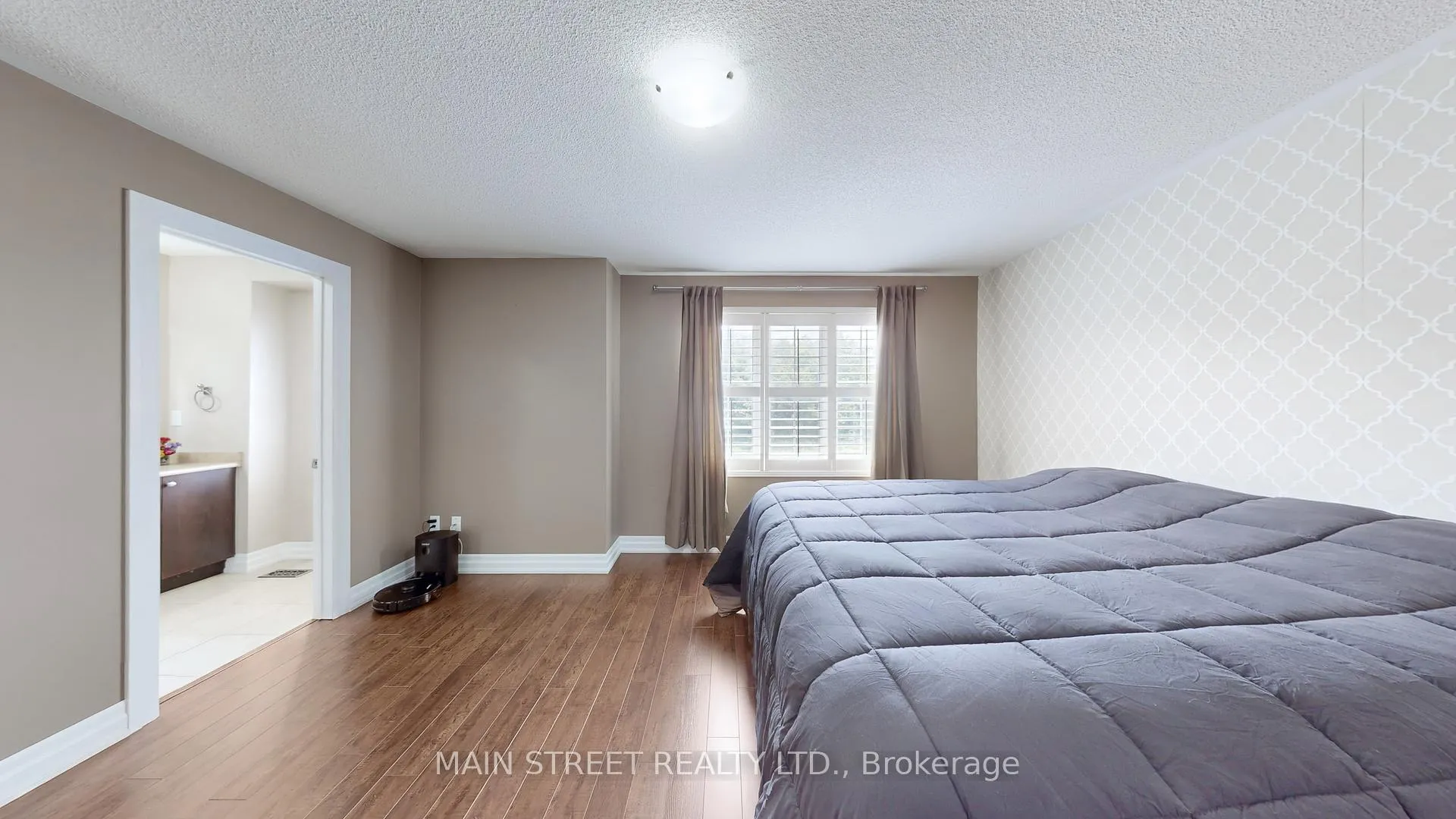 Photo 18 of 42 Bellchase Trail, Brampton, Bram East — HOMEH